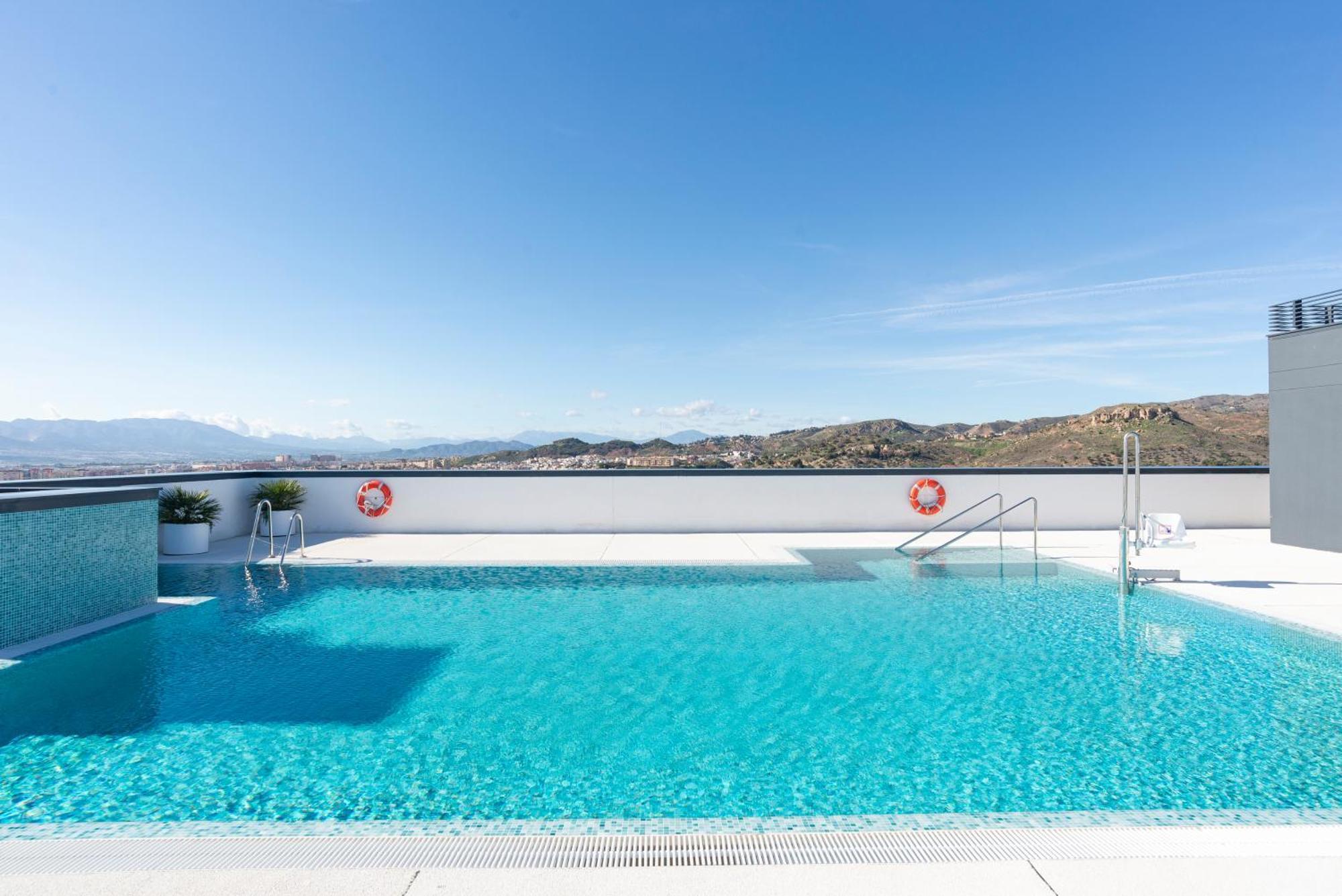 Skyline Ii Pool & Coworking By Ele Appartamento